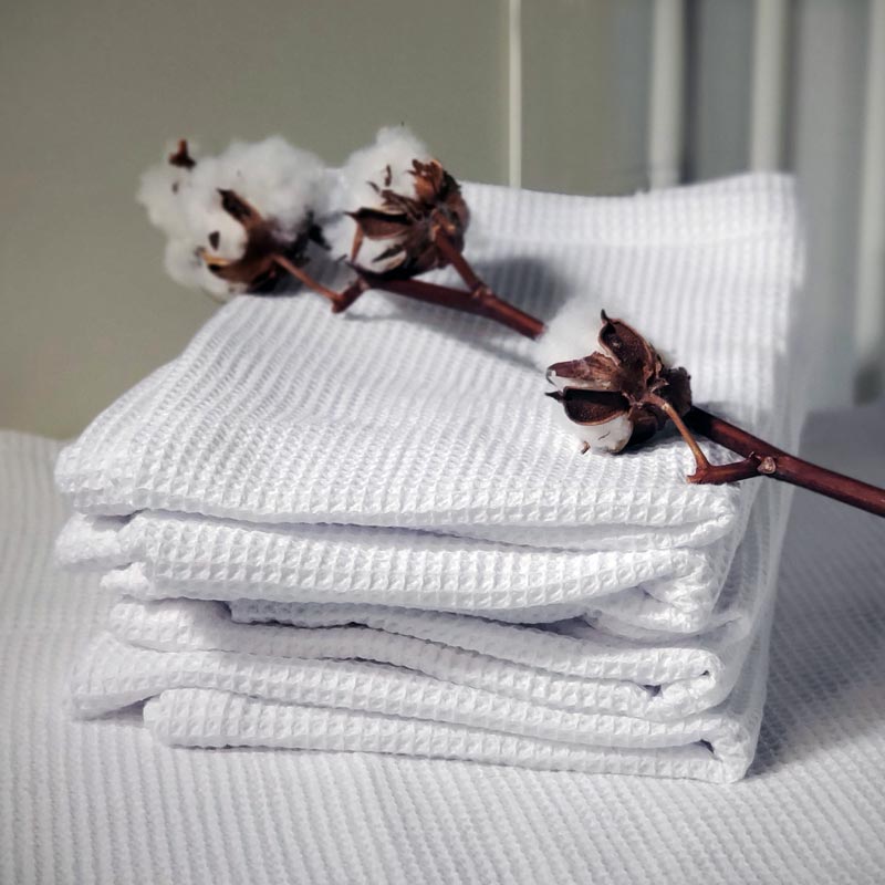 Couverture nid d'abeilles blanche Aiko en coton bio - 70 x 95 cm